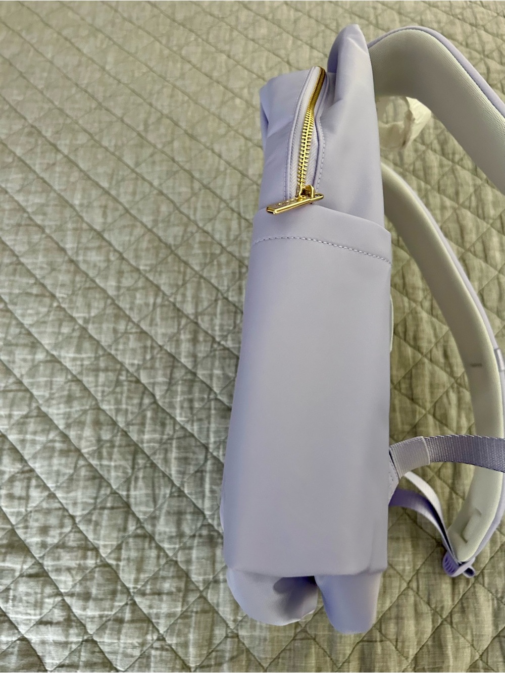 NWT lululemon Everywhere Backpack 22L Metal Hardware Lavender Frost Gold - Picture 10 of 14